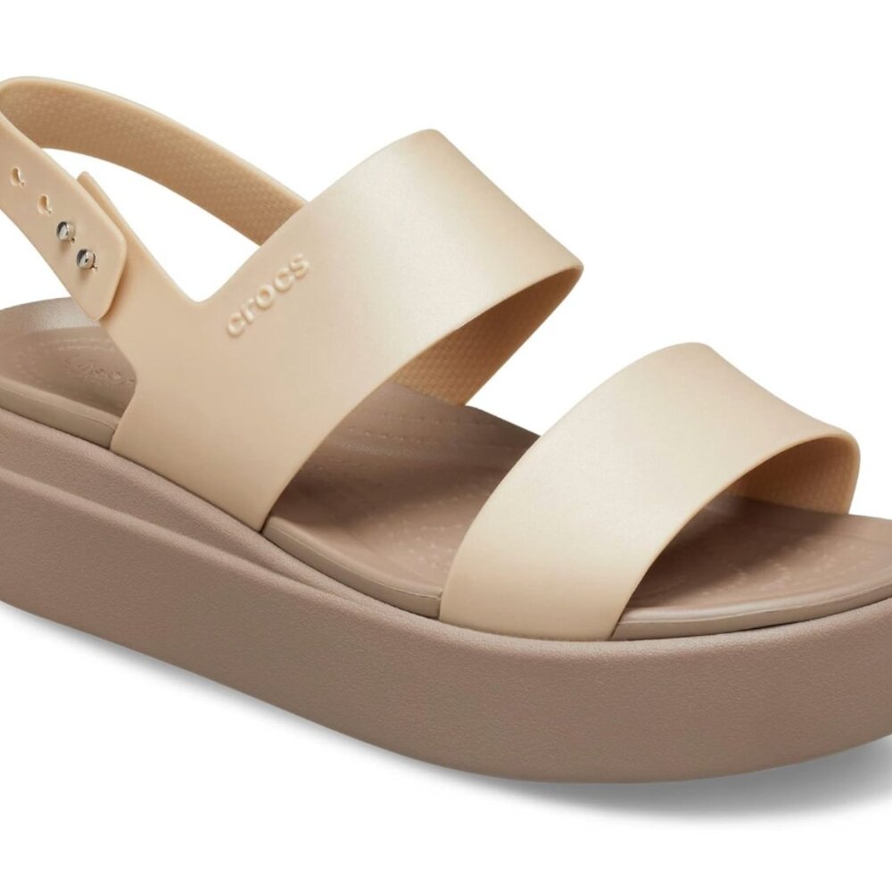 Crocs Brooklyn Low Wedge (Metallic Champagne)